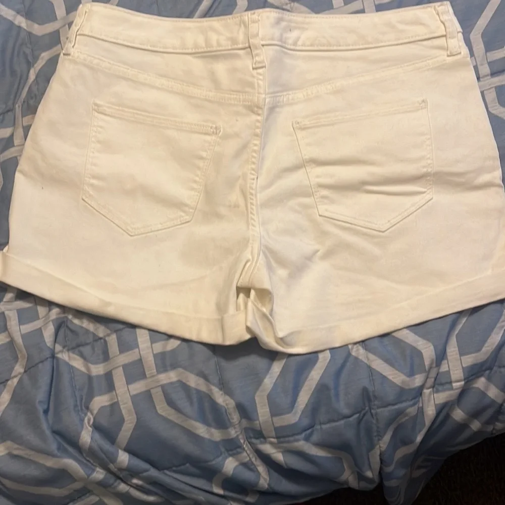 Universal Thread Shorts - Picture 4 of 4